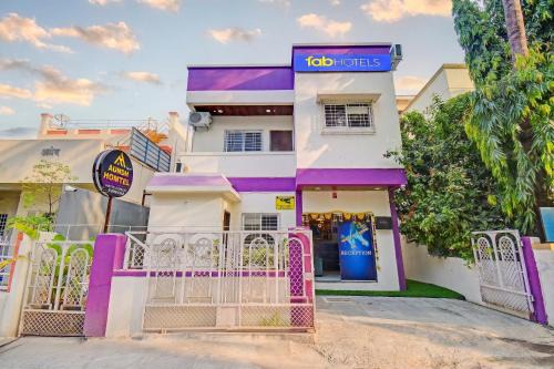 FabHotel Aundh Homtel