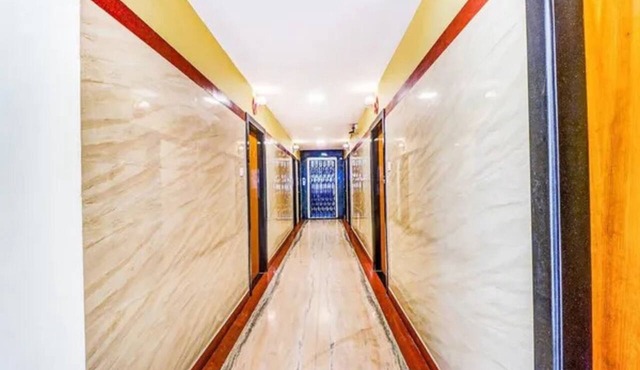 Fabhotel B Square