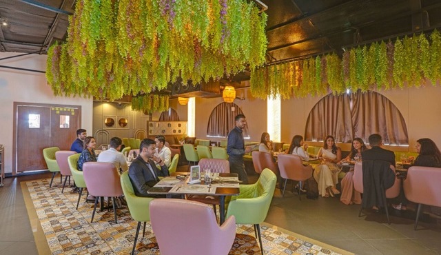 Fabhotel Blue Moon