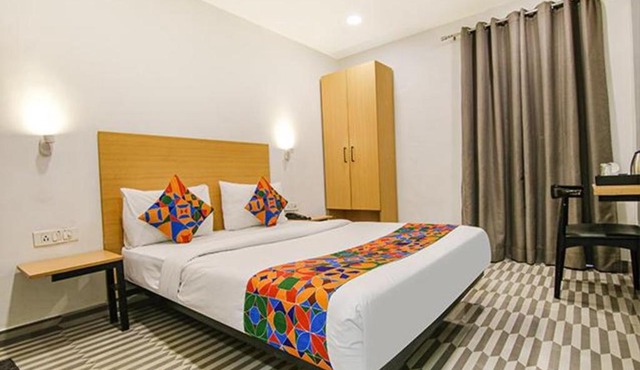 FabHotel CH House