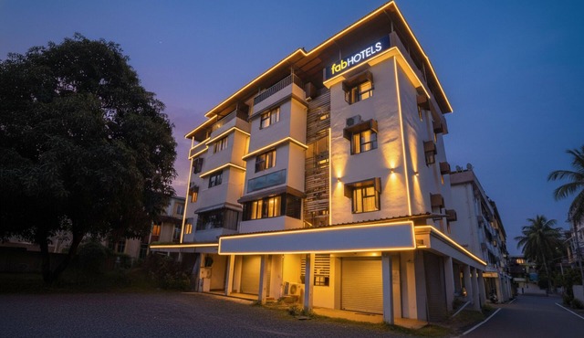 Fabhotel Comfort Stays
