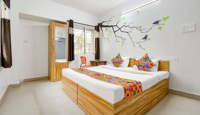 Fabhotel Destiny Living