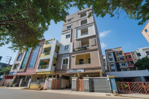 FabHotel Eminent - Patel Nagar, 0riental University