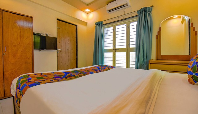 Fabhotel Galaxy Inn in Pune