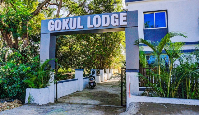 Fabhotel Gokul Lodge