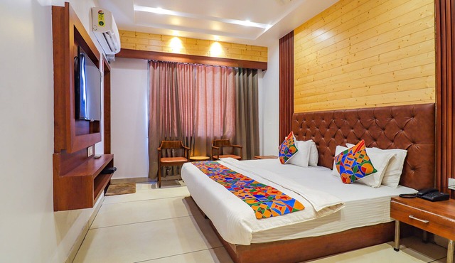 Fabhotel Grand Arya