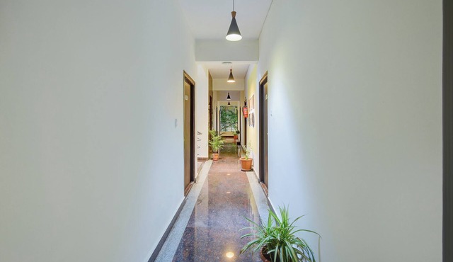 FabHotel Grand Broholic Luxury Rooms JNTU - Nr. JNTU Collegue Metro Station-Kukatpally