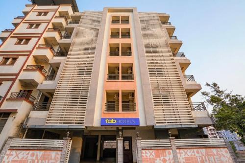 FabHotel Noble Suites