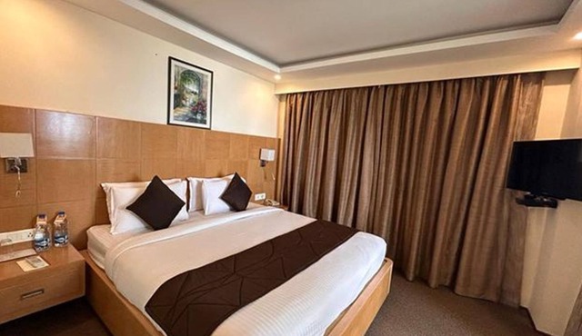 Fabhotel Prime La Hospin