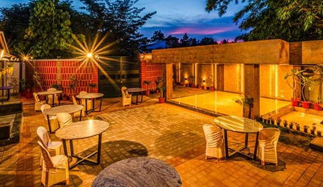 Fabhotel Prime The Venue By Seasons Suites