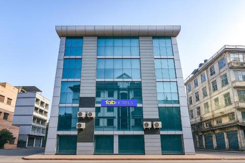 FabHotel Ramhan - Nr Patel Nagar Metro