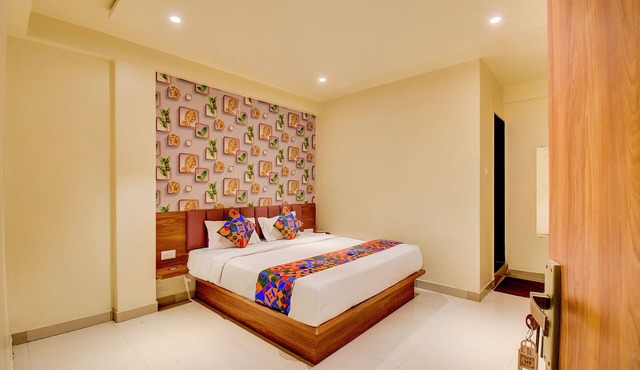 Fabhotel Relax Inn Executive