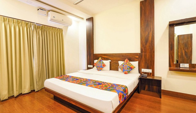 FabHotel Royal Wood Premier - Near Karnataka Golf Association, Domlur