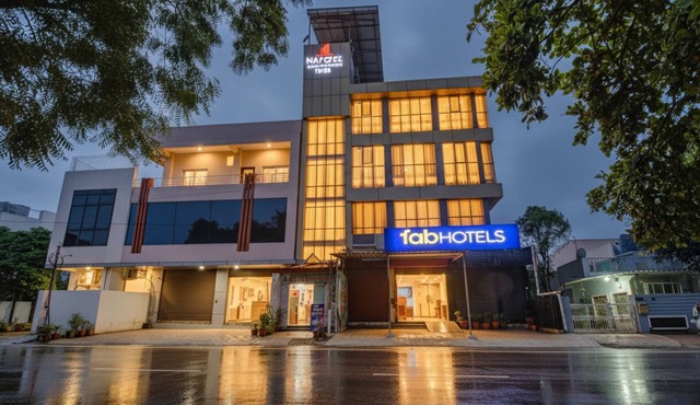 FabHotel Saket Inn
