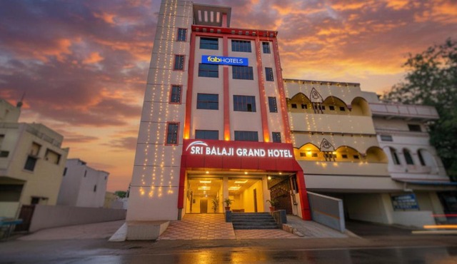 FabHotel Sri Balaji Grand