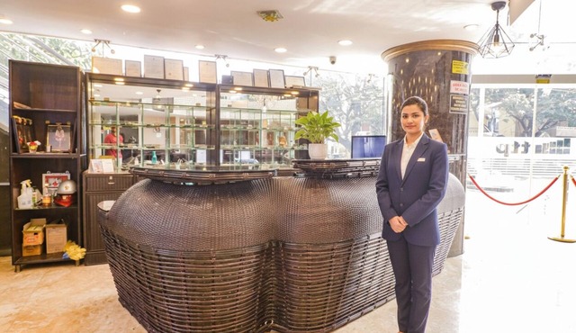 Fabhotel Turning Point