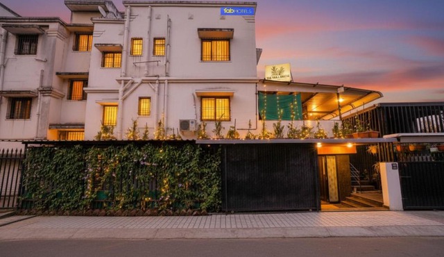 FabHotel Viva House - Talegaon