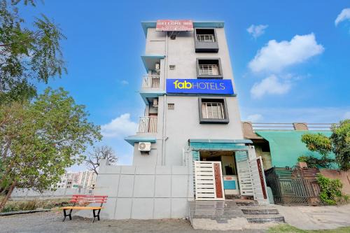 FabHotel Welcome Inn Besa