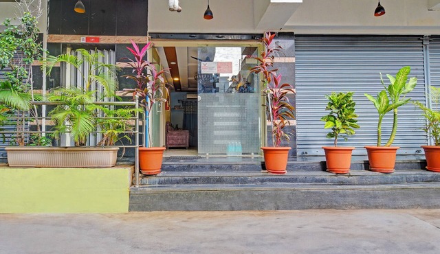 Fabhotel White Ridge