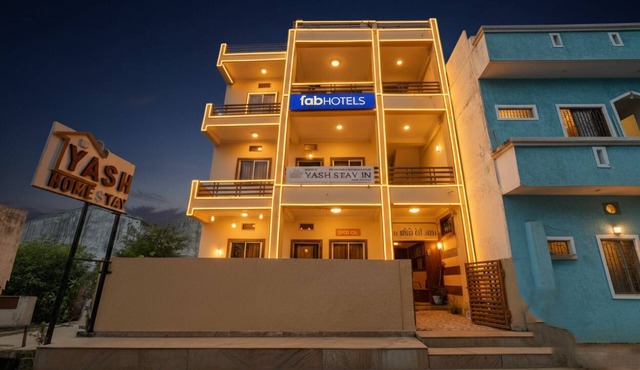 Fabhotel Yash Stay Inn
