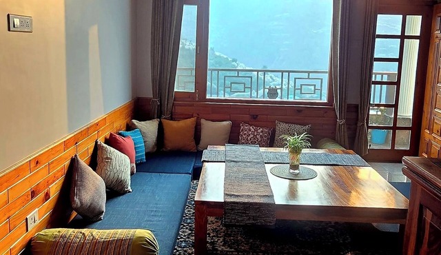 Fabulous 5-bedrooms in Narkanda Nestled in the middle of Apple Orchards