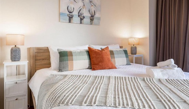 Family Friendly, Stylish Floreat, Pool in Perth