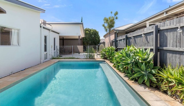 Family Holiday Retreat | 4 Beds & Pool in Mango Hill