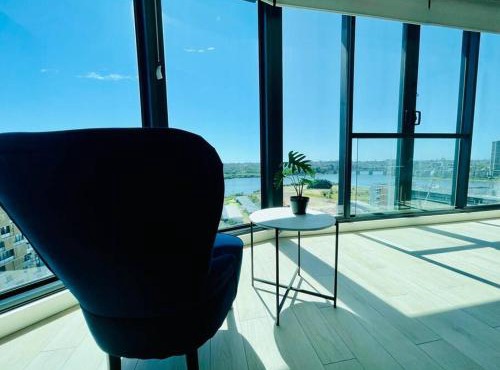 Fascinating waterview 2 bedrooms condo (Parking) in Sydney