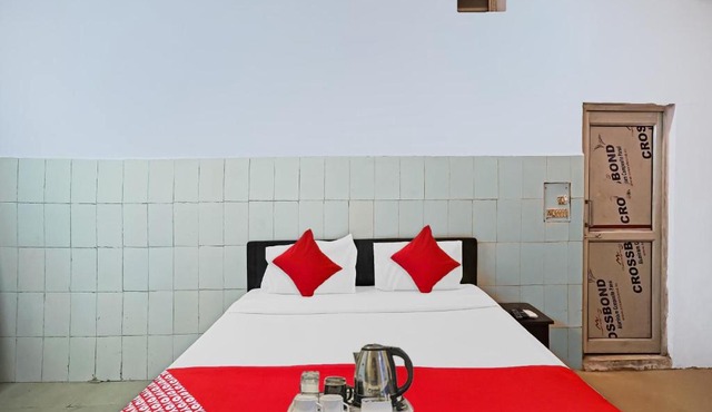 Flagship Hotel Happy Stay
