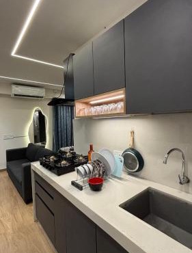 Flat at walking distance from airport