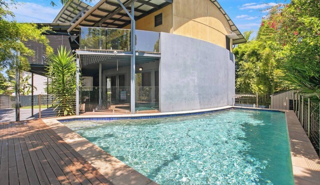 Flinders Haven Poolside Escape by the Beach in Sandgate