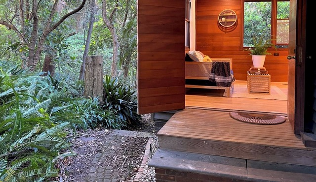 Forest Cottage- Close to City Centre and Beaches