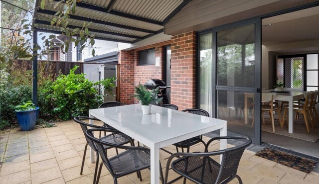 Forest Edge Villa | Family Friendly | Walk To Town in Margaret River