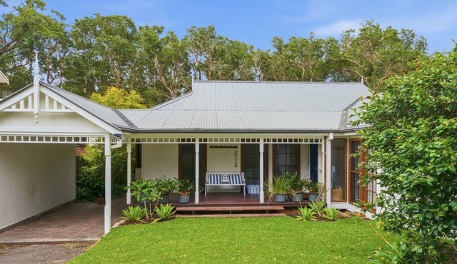 Forries Beach Cottage in FORRESTERS BEACH