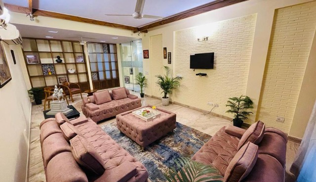 Fortune Home Service Apartment 4Bhk,D-36, Saket