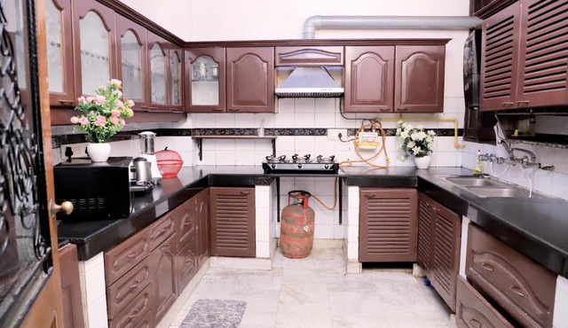 Fortune Home Service Apartment,2Bhk, D-198,SAKET