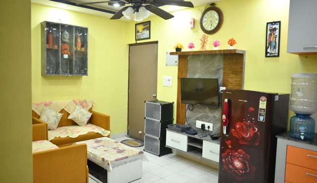 Fully furnished family/friendly cozy 2-bedroom apartment with AC, WiFi