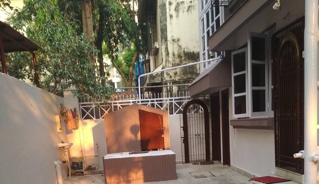 Fully furnished Studio Apartment on second floor of Chembur Mumbai Bungalow