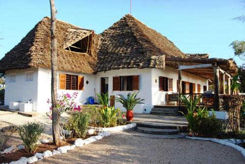 FULLY PRIVATE VILLA 390sqm ZERO MINUTES TO BEACH MATEMWE KIGOMANI in Matemwe