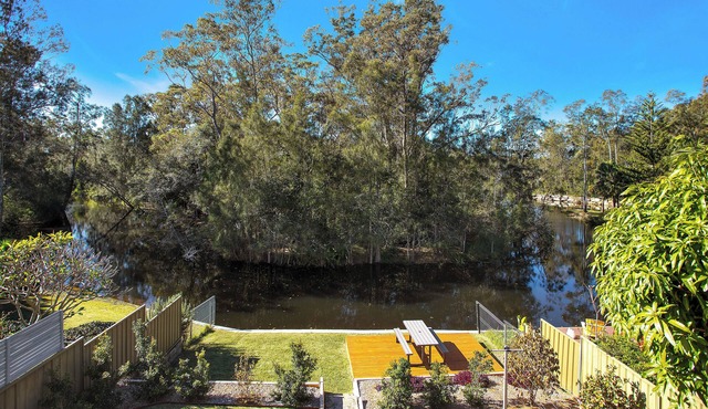 Fully renovated coastal retreat- beach escape