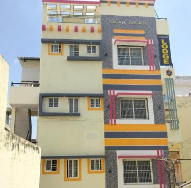 Gagan Deluxe Lodge Near Chikkballapur in Chik Ballāpur