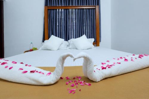Ganesha Homestay, Cochin, Near Paniyeli Poru Waterfalls