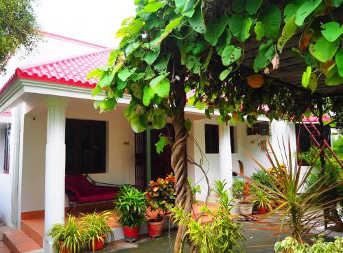 Garden Villa 43 by Tirupati Homestay, Free Breakfast, Near Taj hotel, Posh location, Close proximity to restaurants, Alipiri flyover