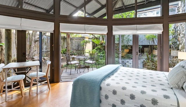 Garden Zen, delightful 1 bedroom studio with garden views in Buderim