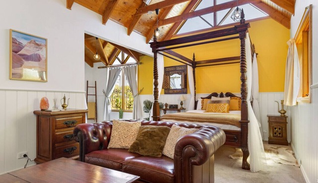 Gembrook Cottages - The Harem with Spa Bath and Wood Fire in Gembrook