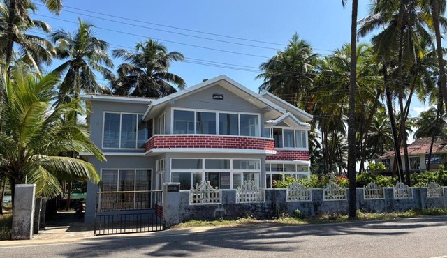 Gintara Beach Homestay by evaddo