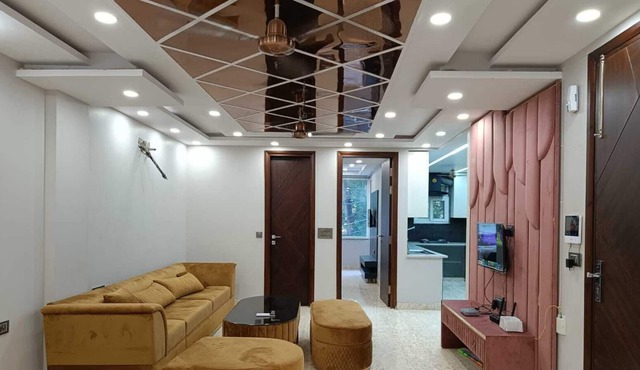 Glamorous 3 BHK Apartment in Paschim Vihar West Delhi