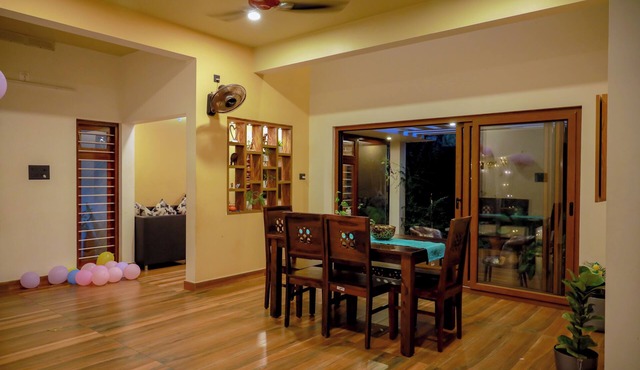 Glass Vila 2BR 2BA Varkala Cliff