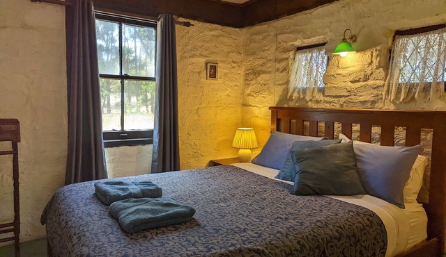 Glen Morris, Wuthering Heights ~ Dog friendly in Stanley Flat