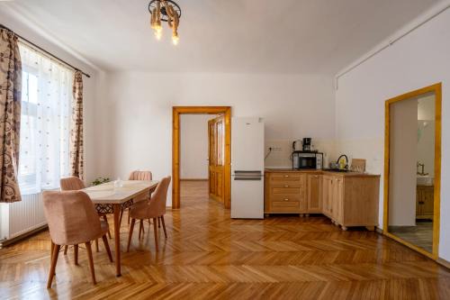 Gloria Apartments